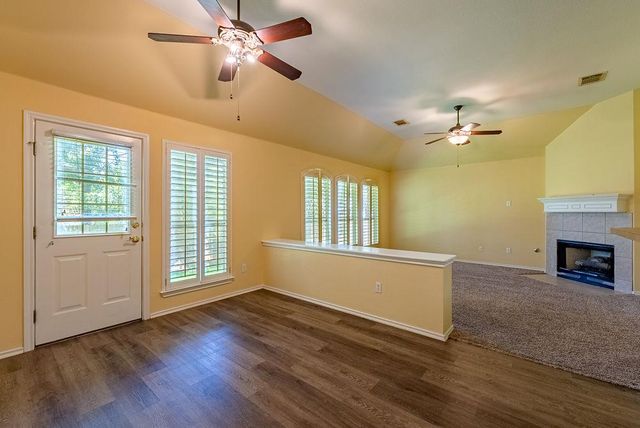 7414 W Magic Mountain LN, Round Rock, TX 78681
