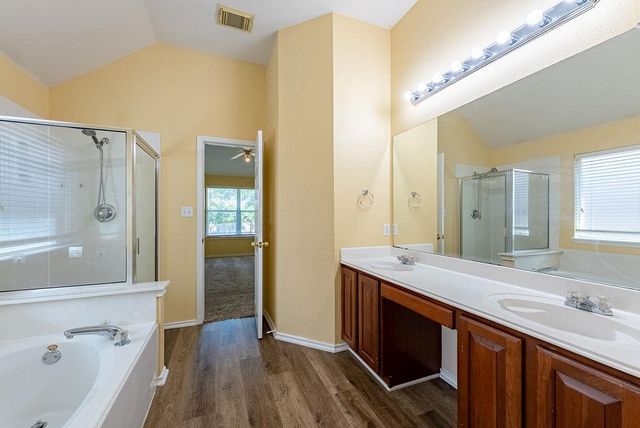 7414 W Magic Mountain LN, Round Rock, TX 78681