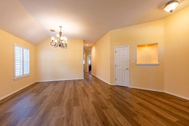 7414 W Magic Mountain LN, Round Rock, TX 78681