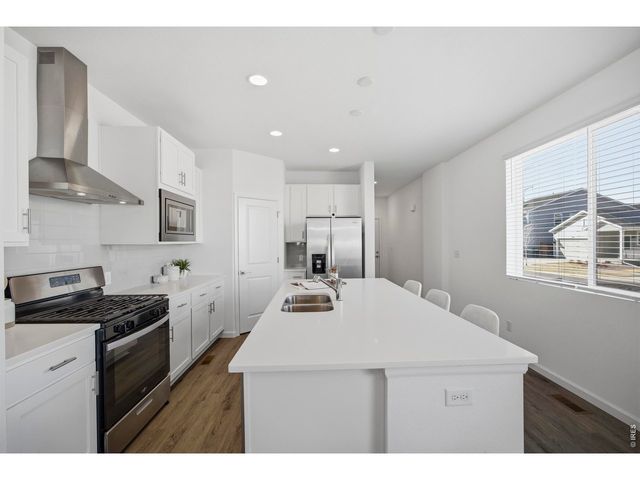 438 Overbrook Ln, Longmont, CO 80504