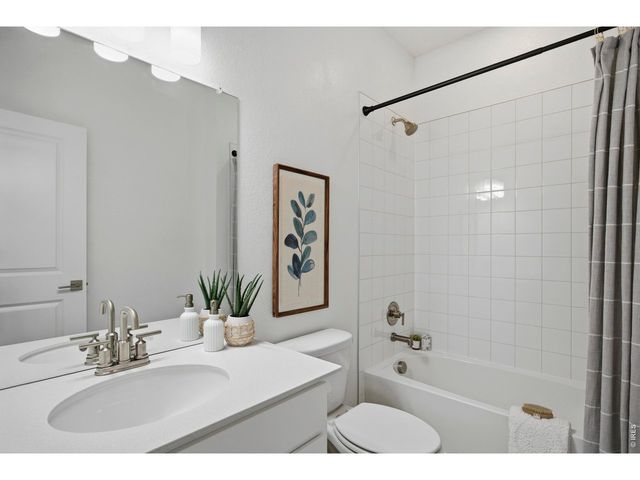 438 Overbrook Ln, Longmont, CO 80504