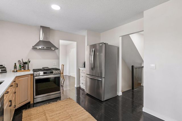 20955 Jamestown Avenue, Lakeville, MN 55044