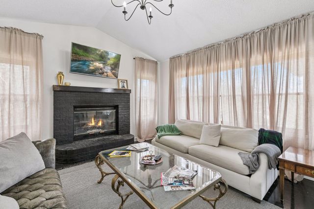 20955 Jamestown Avenue, Lakeville, MN 55044