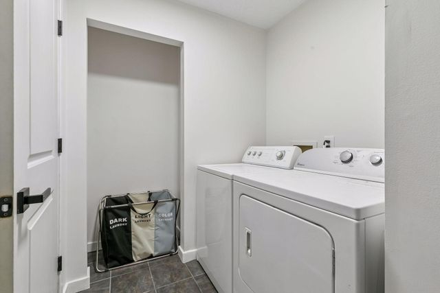 20955 Jamestown Avenue, Lakeville, MN 55044