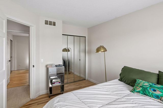 20955 Jamestown Avenue, Lakeville, MN 55044