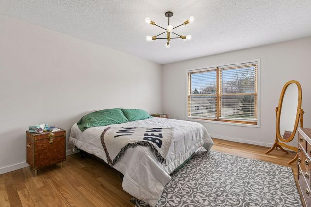 20955 Jamestown Avenue, Lakeville, MN 55044