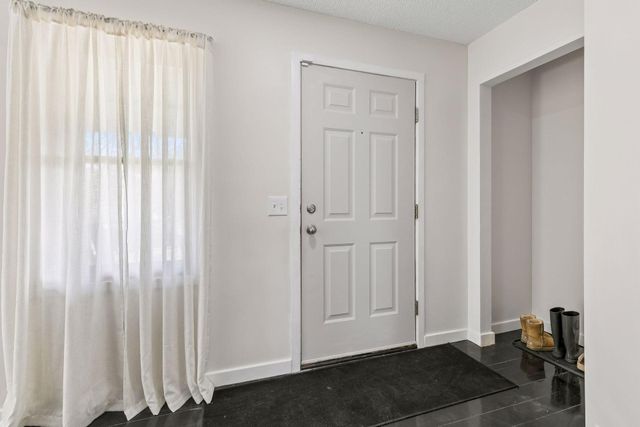 20955 Jamestown Avenue, Lakeville, MN 55044