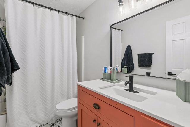 20955 Jamestown Avenue, Lakeville, MN 55044