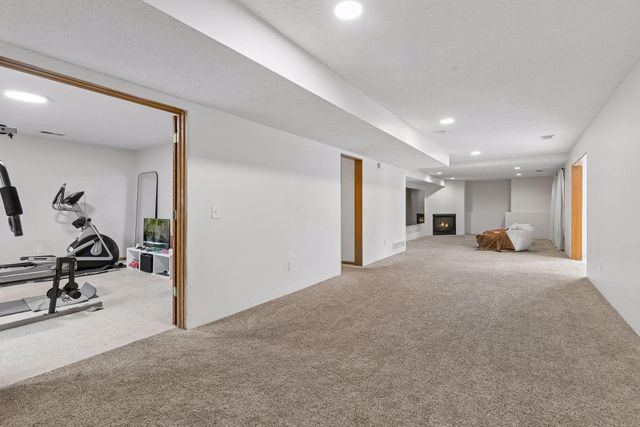 20955 Jamestown Avenue, Lakeville, MN 55044