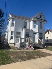 708 N Lee Street, Bloomington, IL 61701