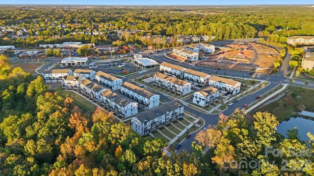 1824 Alexander Village Main Drive, Charlotte, NC 28262
