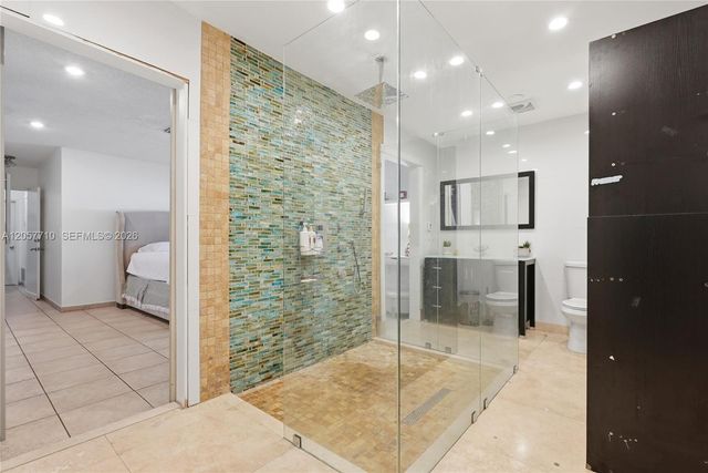 5001 Madison Street, Hollywood, FL 33021