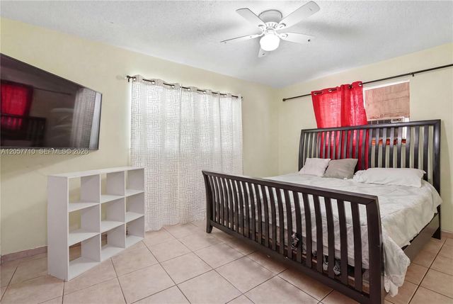 5001 Madison Street, Hollywood, FL 33021