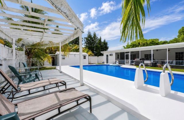 5001 Madison Street, Hollywood, FL 33021