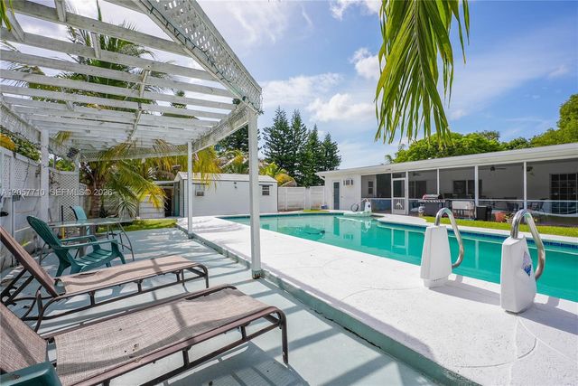 5001 Madison Street, Hollywood, FL 33021