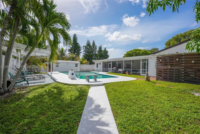 5001 Madison Street, Hollywood, FL 33021