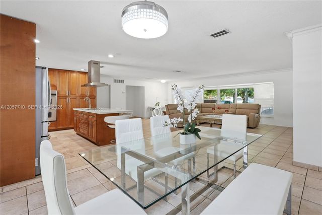 5001 Madison Street, Hollywood, FL 33021