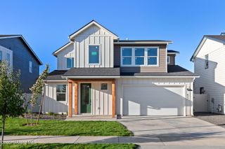 627 MOSCOW ST, Sandpoint, ID 83864