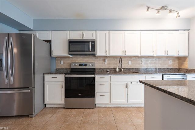 1864 Aquamarine DR, Virginia Beach, VA 23456