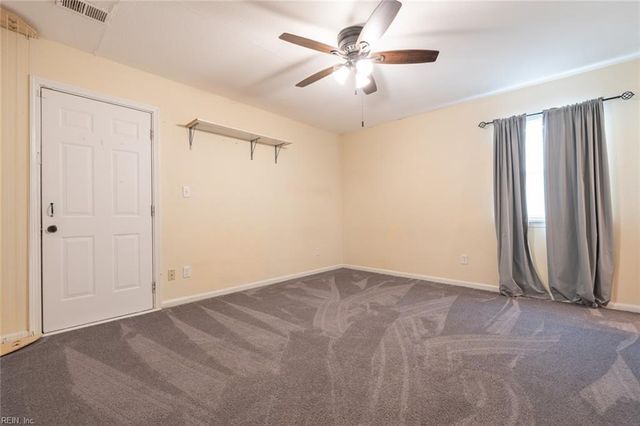 1864 Aquamarine DR, Virginia Beach, VA 23456