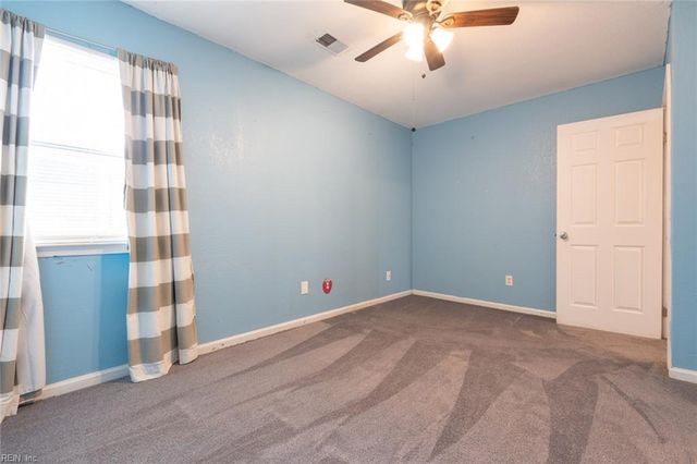 1864 Aquamarine DR, Virginia Beach, VA 23456