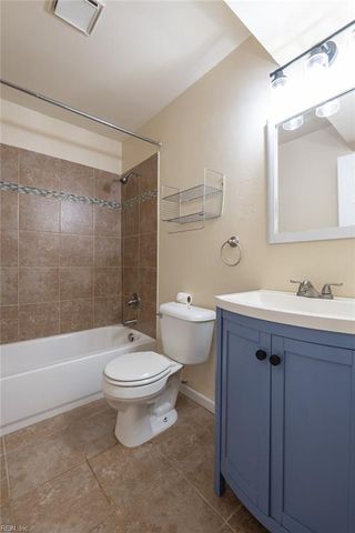 1864 Aquamarine DR, Virginia Beach, VA 23456