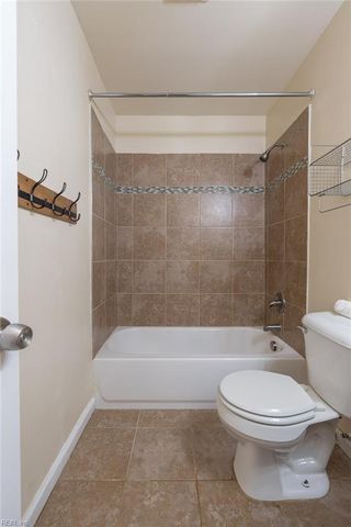 1864 Aquamarine DR, Virginia Beach, VA 23456