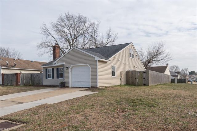 1864 Aquamarine DR, Virginia Beach, VA 23456