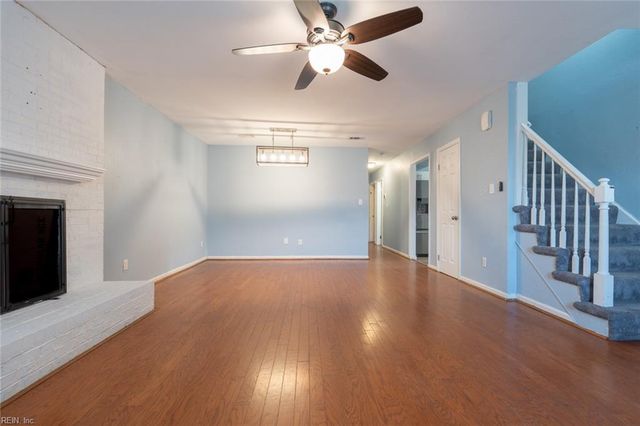 1864 Aquamarine DR, Virginia Beach, VA 23456