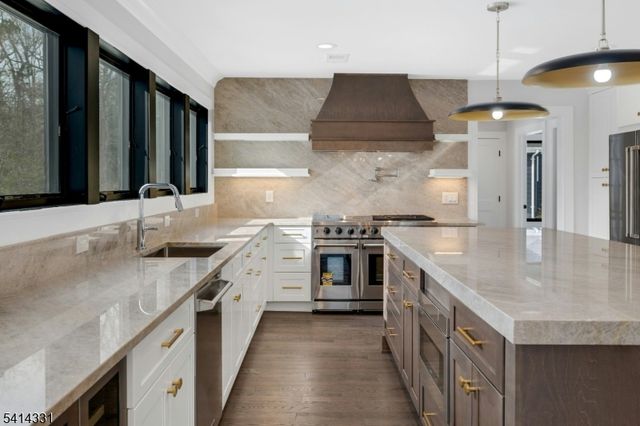 126 Emerson Ln, Berkeley Heights Twp., NJ 07922