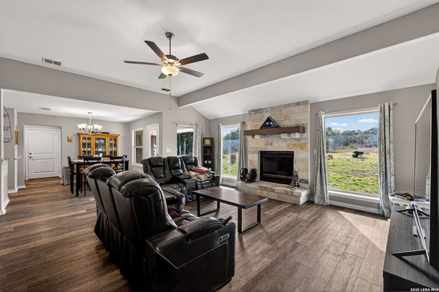 4317 CR 251, Hondo, TX 78861