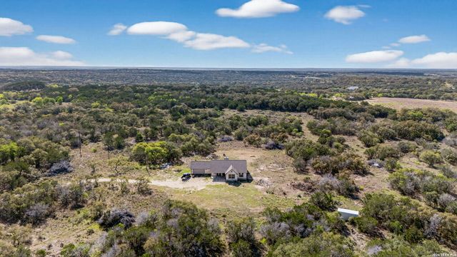 4317 CR 251, Hondo, TX 78861