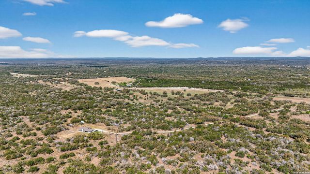 4317 CR 251, Hondo, TX 78861