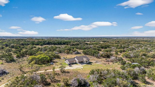 4317 CR 251, Hondo, TX 78861