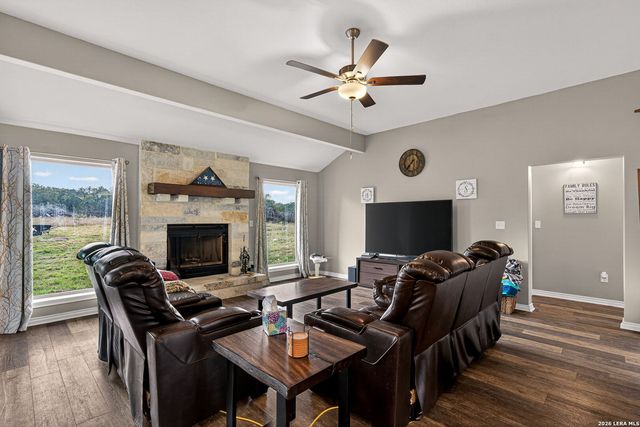 4317 CR 251, Hondo, TX 78861