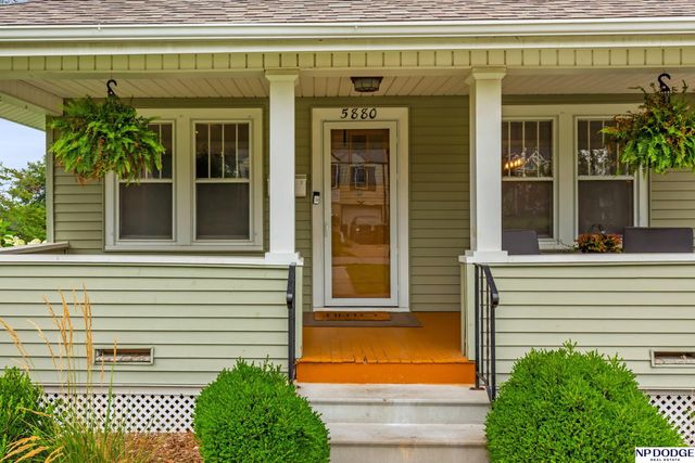 5880 Bancroft Street, Omaha, NE 68106