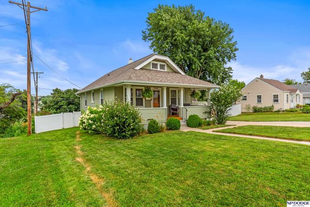 5880 Bancroft Street, Omaha, NE 68106