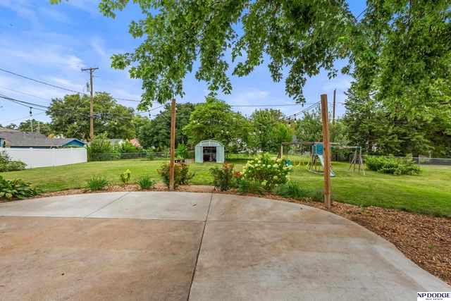 5880 Bancroft Street, Omaha, NE 68106