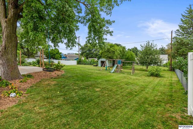 5880 Bancroft Street, Omaha, NE 68106