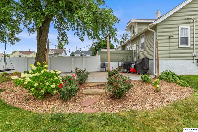 5880 Bancroft Street, Omaha, NE 68106