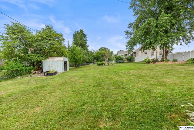 5880 Bancroft Street, Omaha, NE 68106