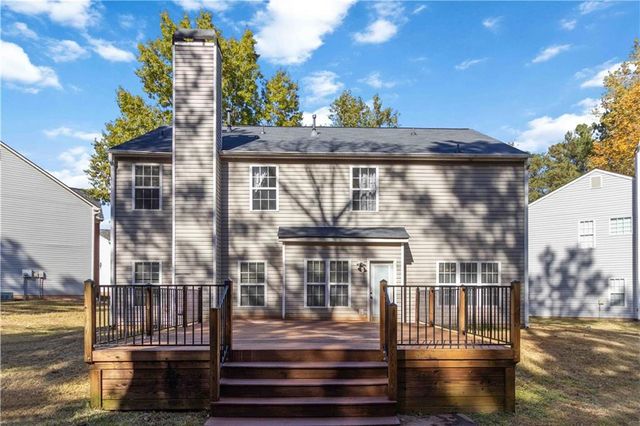 3967 Moos Creek Court, Loganville, GA 30052