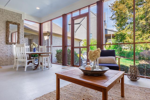 8002 Jonathan Drive, Ooltewah, TN 37363