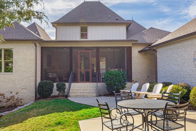 8002 Jonathan Drive, Ooltewah, TN 37363