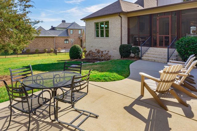 8002 Jonathan Drive, Ooltewah, TN 37363