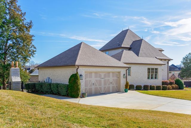 8002 Jonathan Drive, Ooltewah, TN 37363