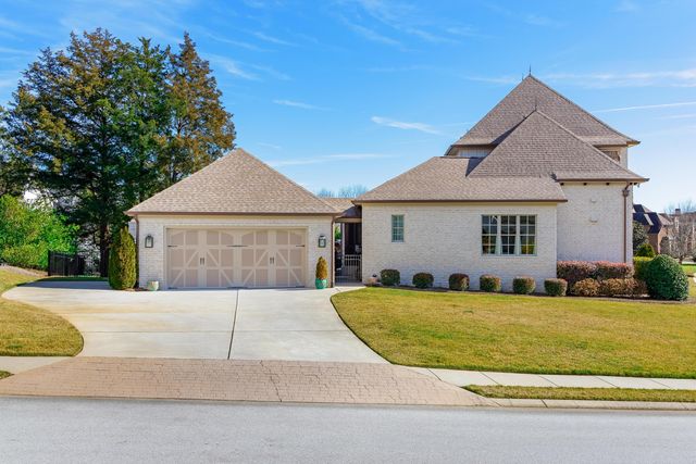 8002 Jonathan Drive, Ooltewah, TN 37363