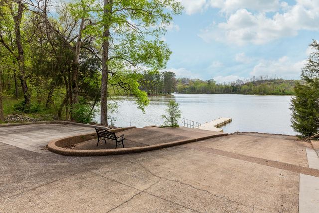 8002 Jonathan Drive, Ooltewah, TN 37363