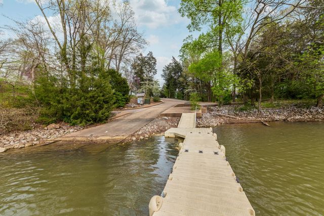 8002 Jonathan Drive, Ooltewah, TN 37363