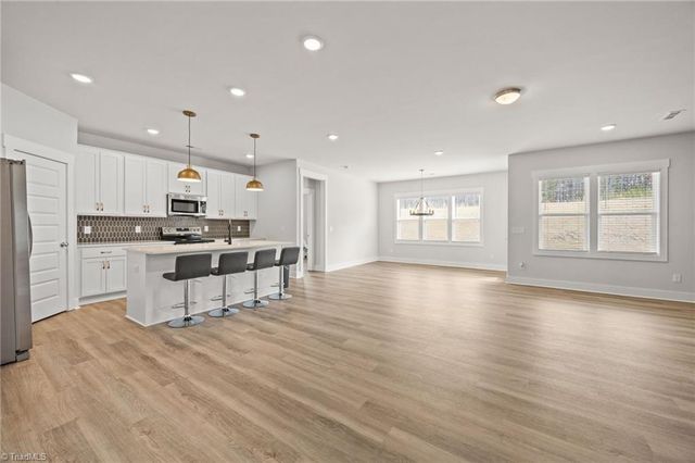 9151 Stoney River Lane, Kernersville, NC 27284